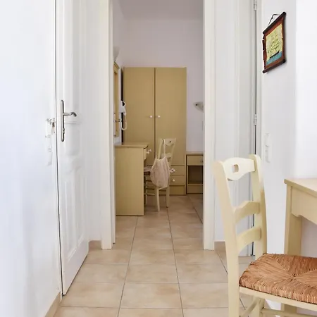 Captain Paros Hotel apartamentowy Nausa