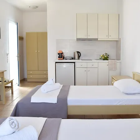 Hotel apartamentowy Captain Paros 3*