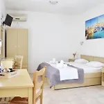 Aparthotel Captain Paros 3*